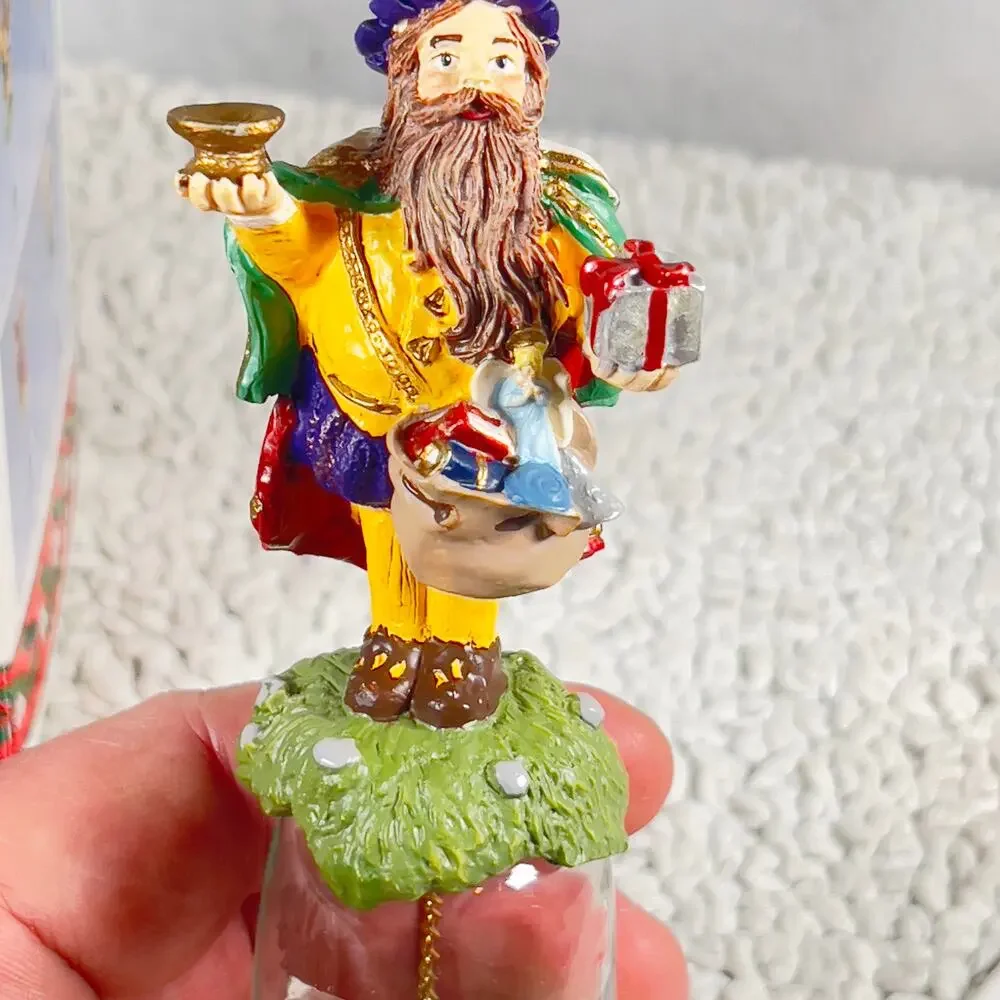 Novelino Christmas Through The Ages Glass Bell Resin Topper 1992 Elizabethan